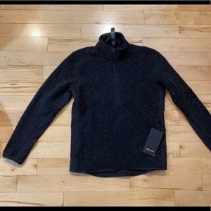 Tundra Trek 1/2 (half) zip (size M)